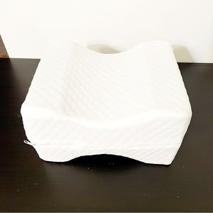 Luna Between-The-Knee Pillow for Side Sleepers